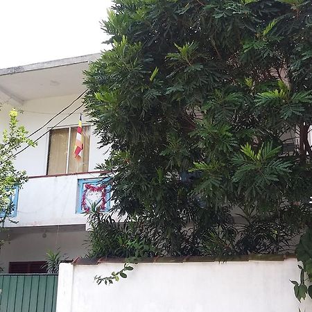 אונה ואטונה Ameesha Guesthouse מראה חיצוני תמונה