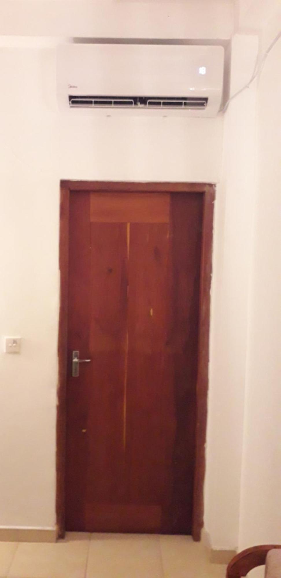 אונה ואטונה Ameesha Guesthouse מראה חיצוני תמונה