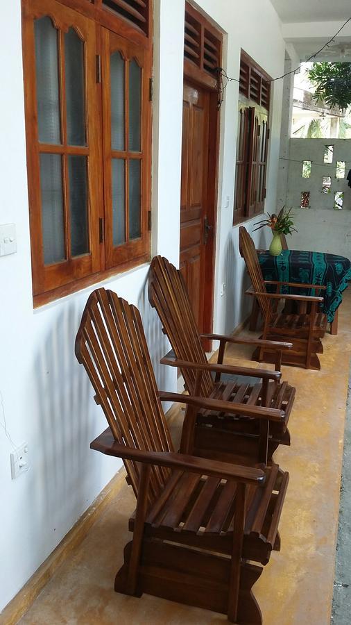 אונה ואטונה Ameesha Guesthouse מראה חיצוני תמונה